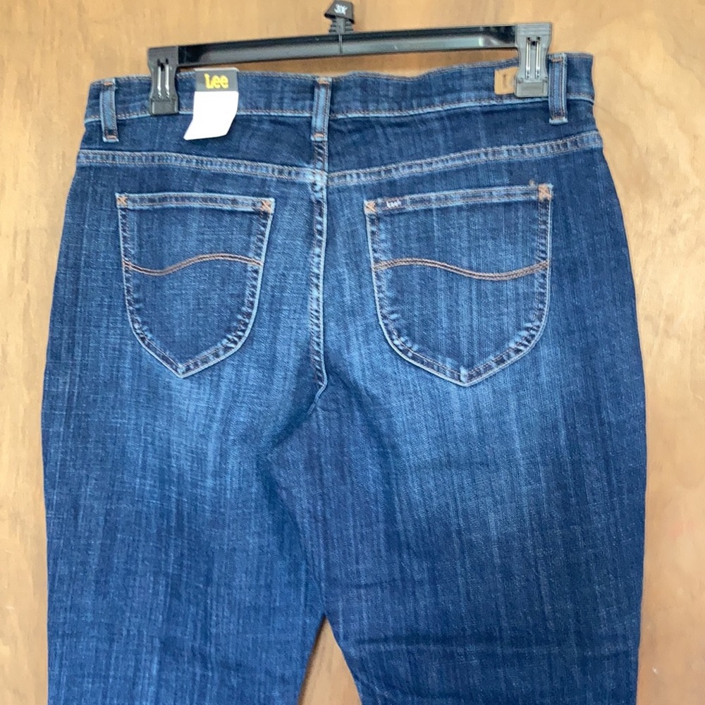 Lee jean midrise relaxed fit straight leg jean 16 short - Picture 14 of 17